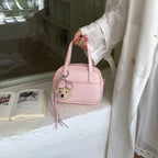 Damen Mini-Handtasche mit verspieltem Tieranhänger