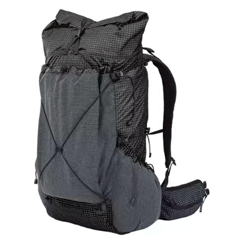 Outdoor-Rucksack mit innovativem Tragesystem und verstellbaren Fächern