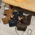 Frauen Hobo- und Mini-Handtaschen-Set mit verspieltem Anhänger