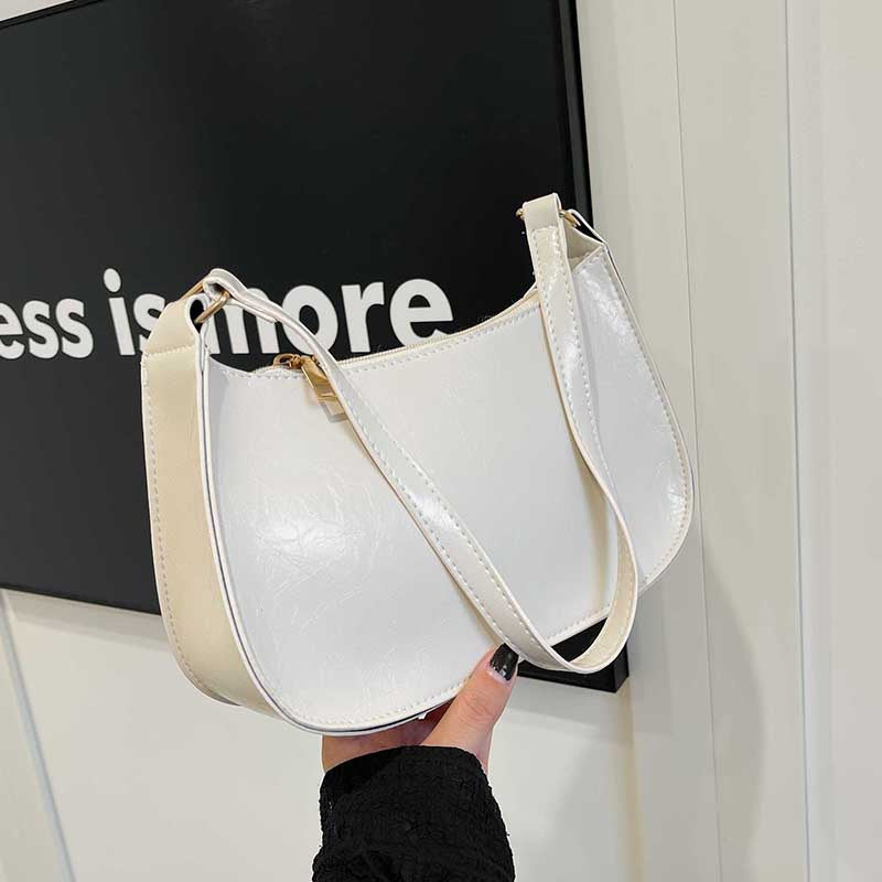 Elegante Schultertasche für Damen mit schlichter Form von Nord Bags
