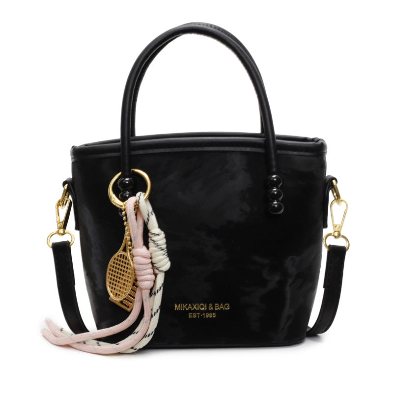 Damen Mini-Shopper Tasche mit modischer Kettenapplikation