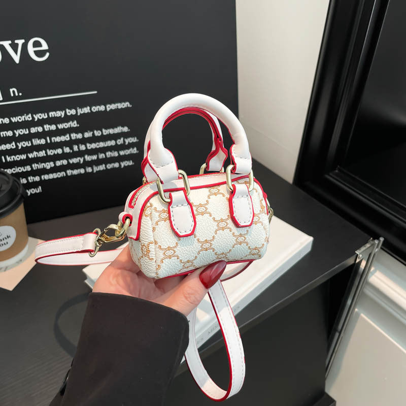 Damen Mini-Handtasche mit luxuriösen Akzenten und verstellbarem Schultergurt