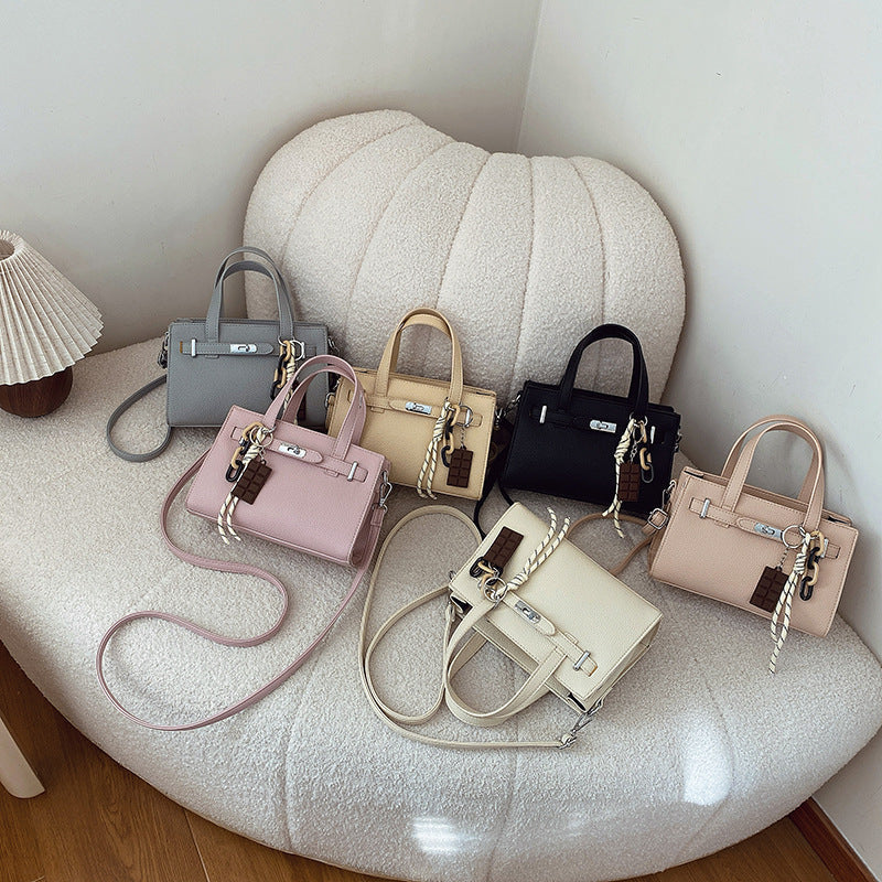 Damen elegante Minitasche mit abnehmbarem Anhänger