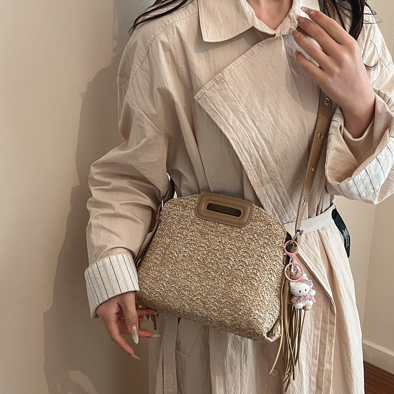 Damen stilvolle Schultertasche mit dekorativem Fransen-Detail