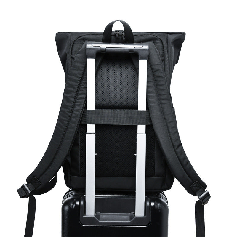 Eleganterer und funktionalerer Rucksack mit verstärkten Tragegurten