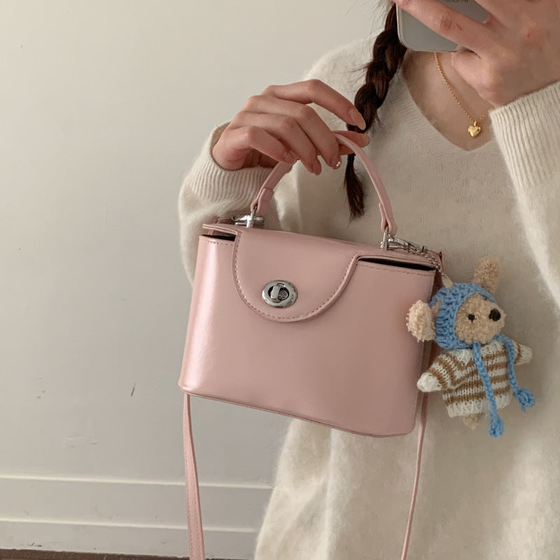 Damen Mini-Handtasche mit süßem Tier-Anhänger