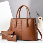 Damentasche mit abnehmbaren Accessoires