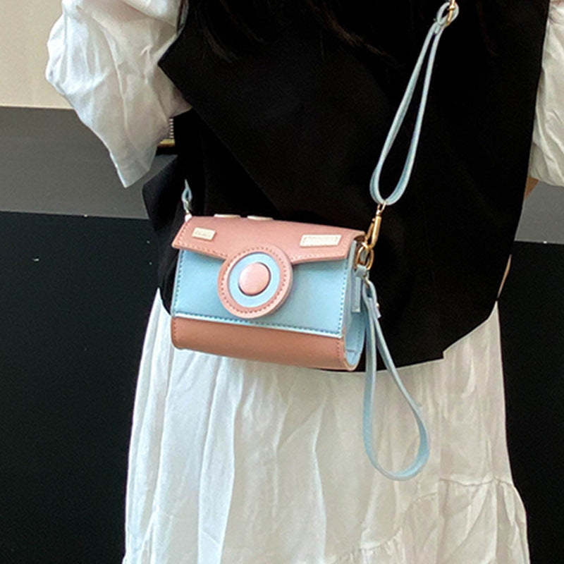 Damen Mini-Handtasche mit verspieltem Klappverschluss