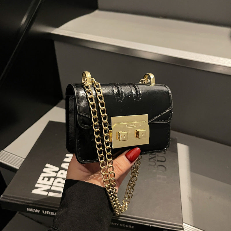 Damen Mini-Handtasche mit eleganten Metalldetails