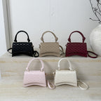 Damen Mini-Handtasche mit anspruchsvollem Logodesign