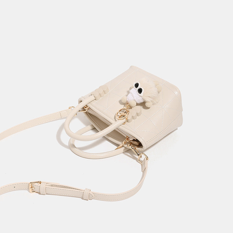 Damen Mini-Handtasche mit verspieltem Ketten-Anhänger