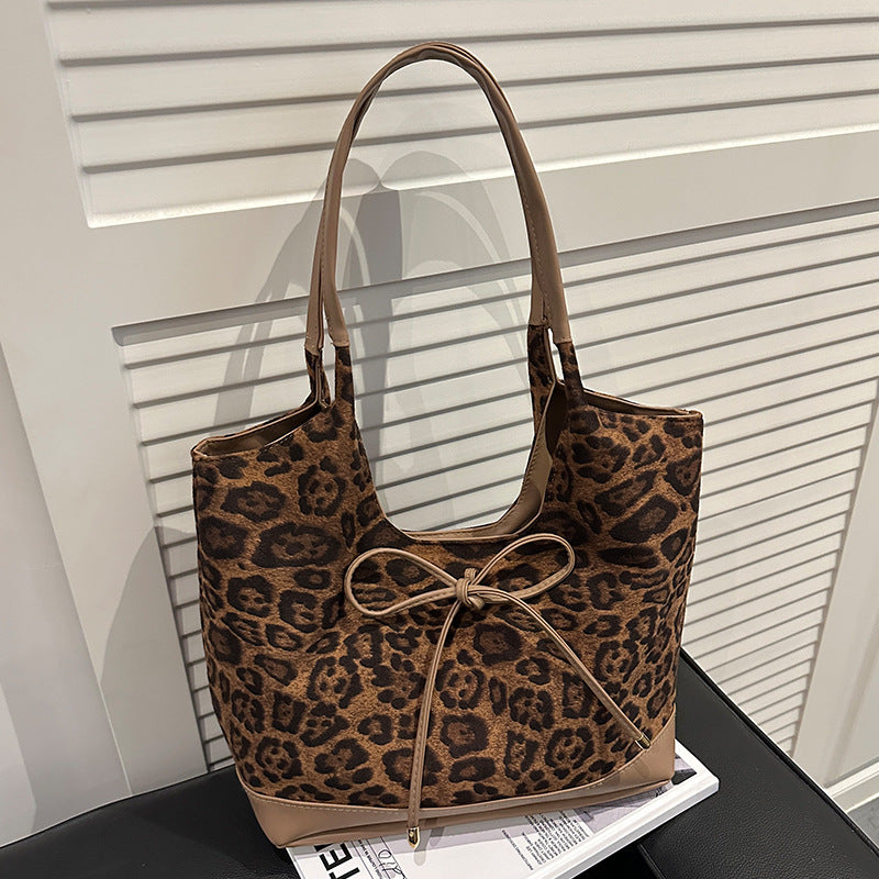 Damentasche mit stylischem Leopardenmuster und verstellbarem Kordelzug