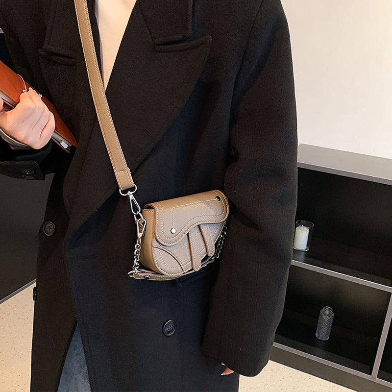 Damen Mini-Handtasche im modernen, strukturierten Design
