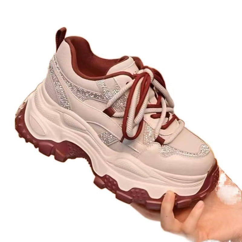Damen Sport Sneakers mit auffälliger Dämpfung und funkelnden Akzenten