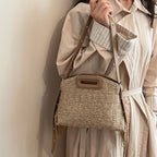 Damen stilvolle Schultertasche mit dekorativem Fransen-Detail