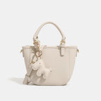 Damen Mini-Handtasche mit verspieltem Tieranhänger