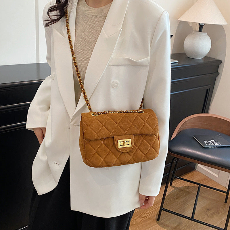 Elegante Schultertasche für Damen mit stylischem Kettenakzent