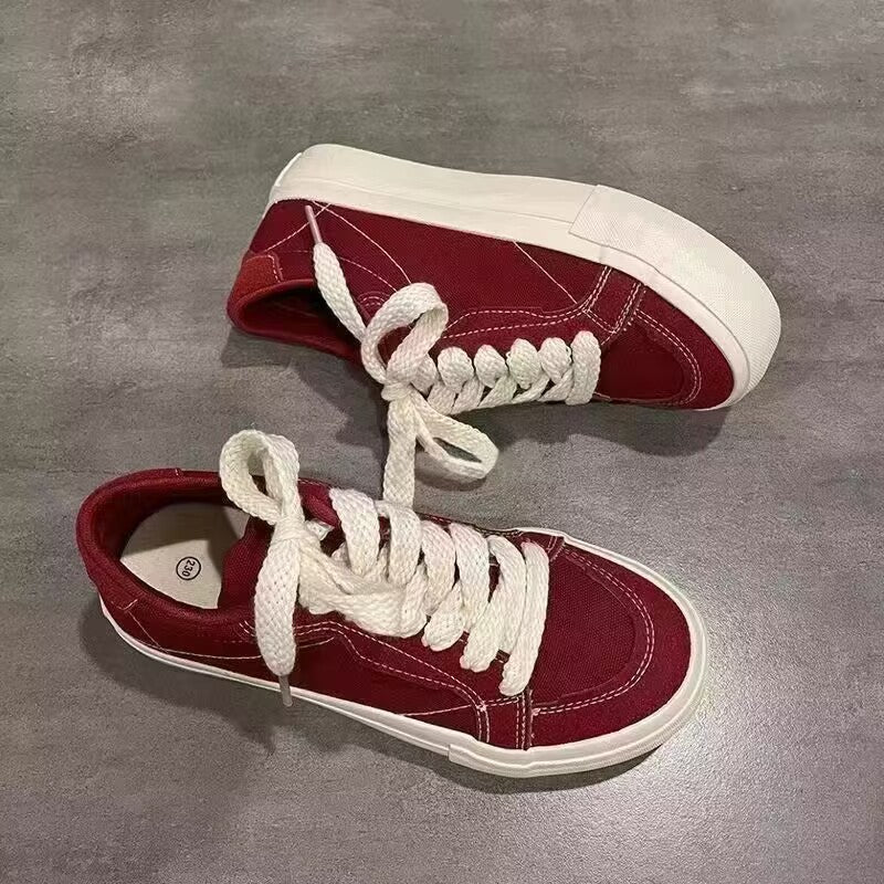 Frauen Sportliche Sneakers mit Weichem Wildleder und Strapazierfähigem Elastischem Verschluss