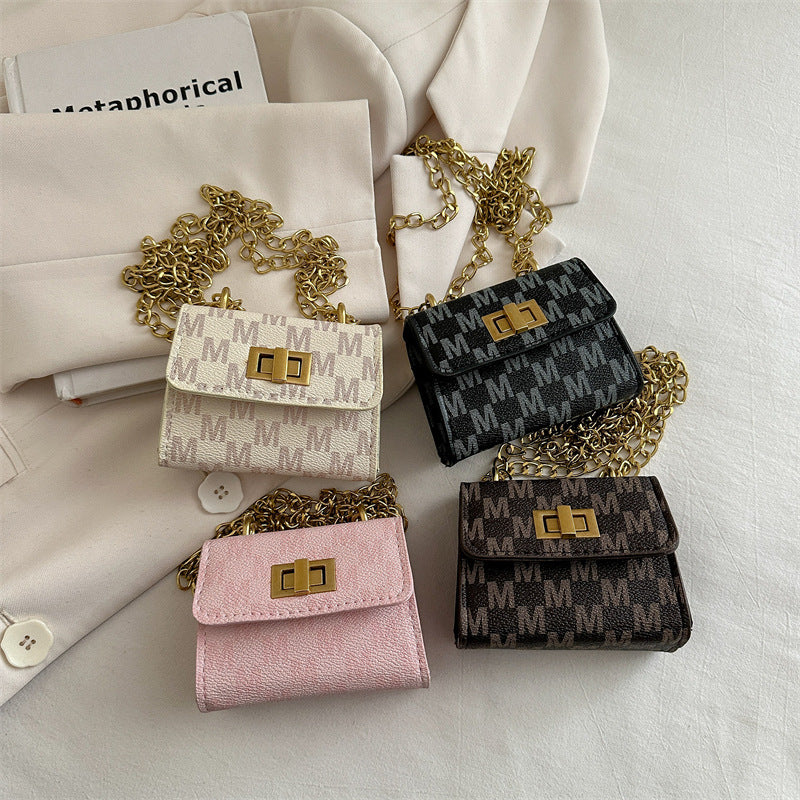 Damen Mini-Geldbörse mit eleganter Kettenverzierung