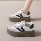 Damen Plattform Sneaker mit modischer Dekoration