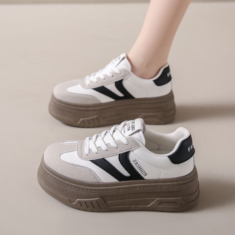 Damen Plattform Sneaker mit modischer Dekoration
