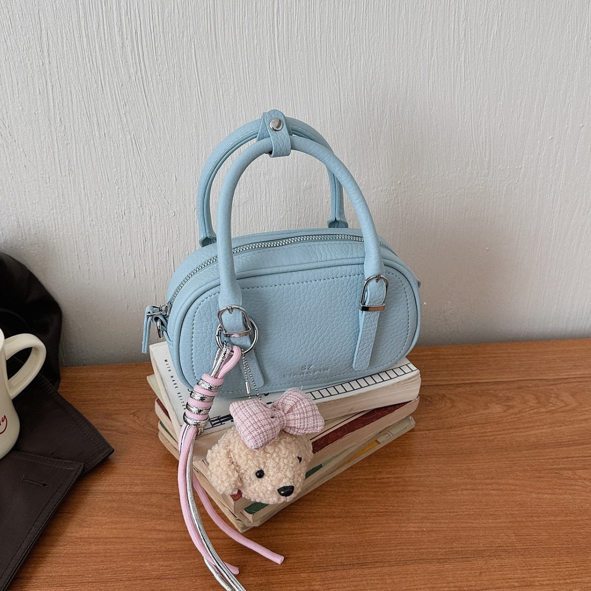 Damen Mini-Handtasche mit abnehmbarem Teddy-Schlüsselanhänger