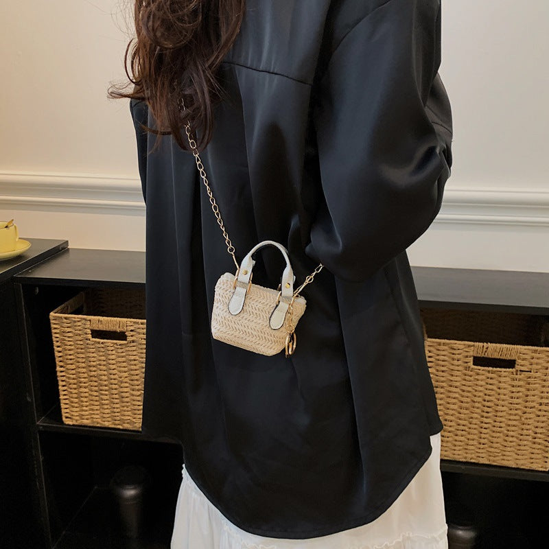 Damen Mini-Handtasche mit aufwendigem Strukturdesign