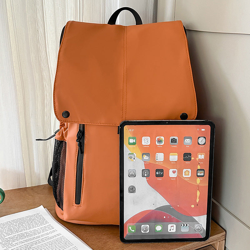 Urban-Rucksack mit atmungsaktivem Mesh-Material und praktischen Fächern