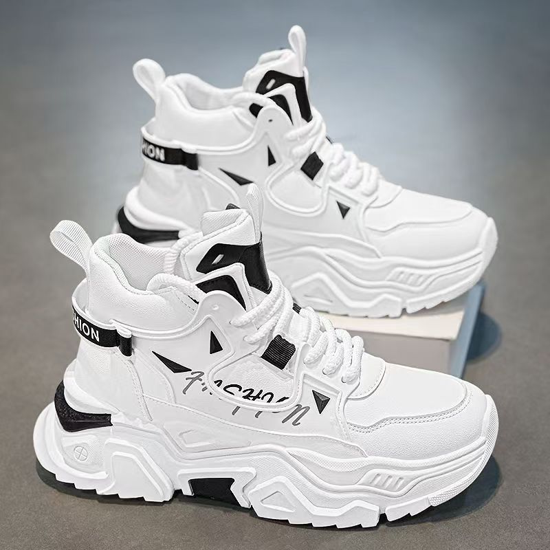 Stylische High-Top-Sportsneaker für Frauen mit einer trendigen Kappenzehe und rutschfester Sohle