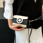Damen Mini-Handtasche mit verspieltem Klappverschluss