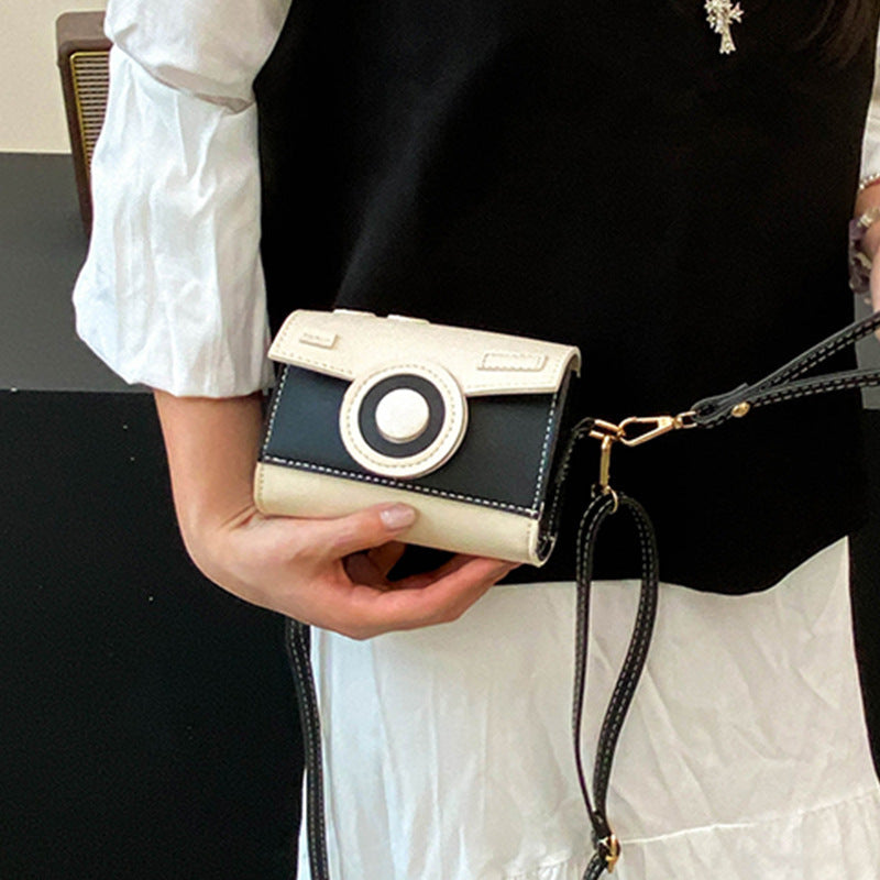 Damen Mini-Handtasche mit verspieltem Klappverschluss