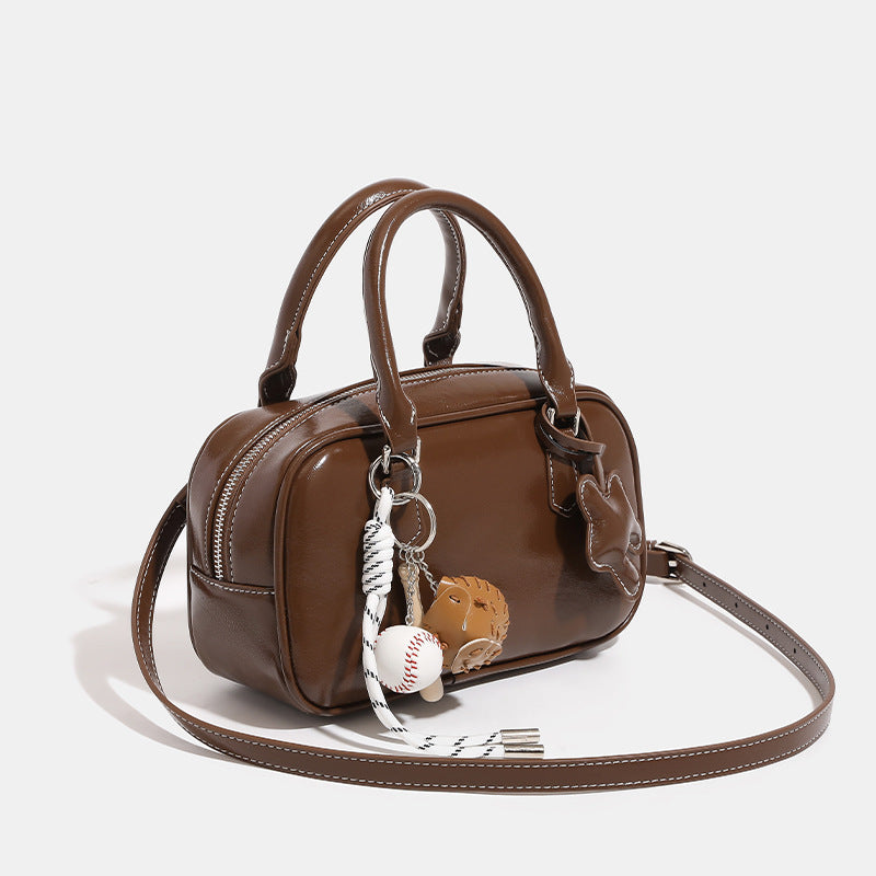 Damen Mini-Tasche mit einzigartigen Applikationen