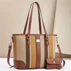 Damentasche mit strukturiertem Außenmaterial und abnehmbarer Mini-Clutch