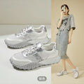 Damen sportliche Sneakers mit glitzernden Akzenten und futuristischem Design