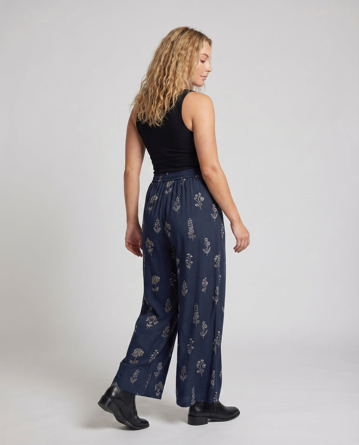 Product 15598212481354 - back_view