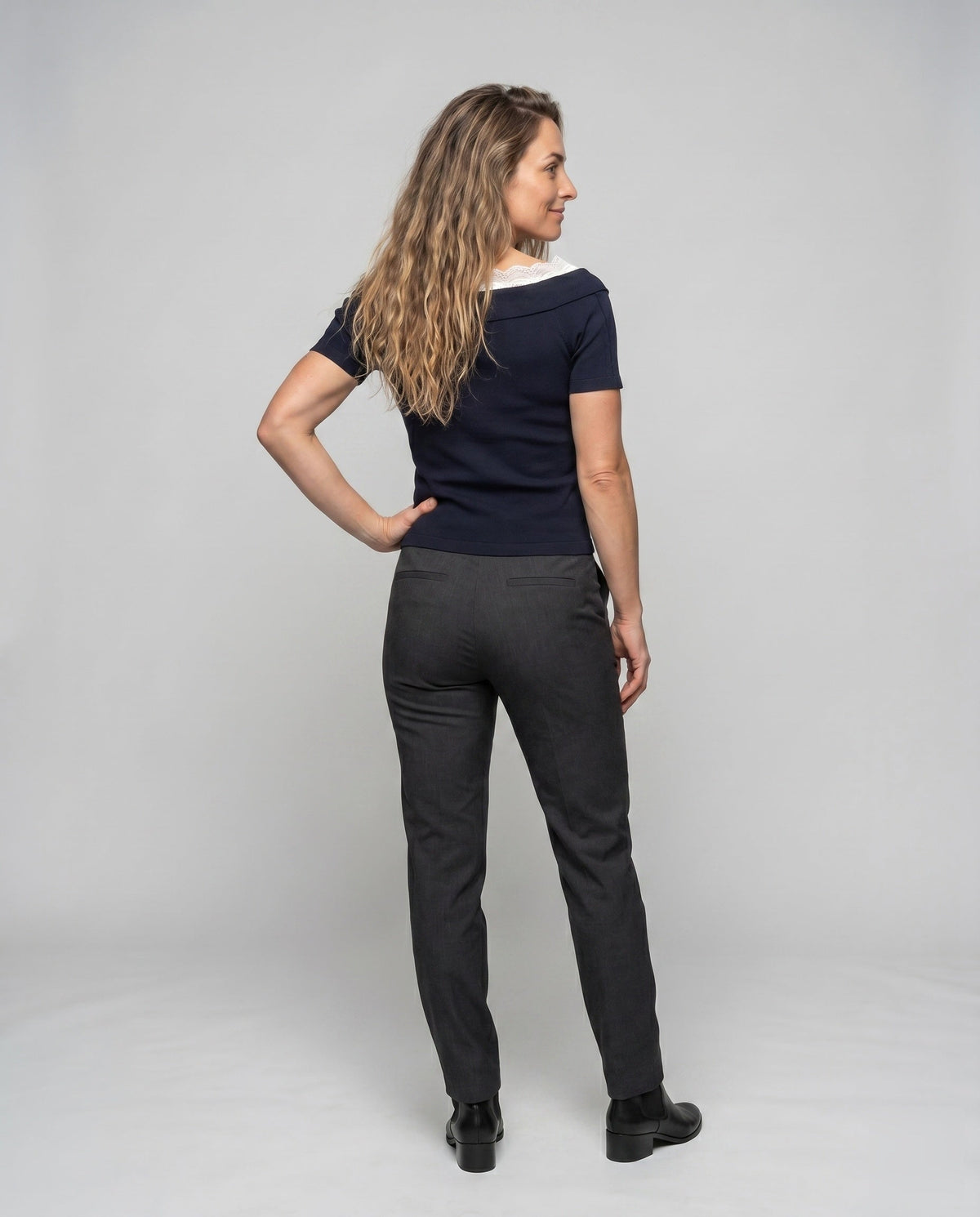 Product 15637878243658 - back_view