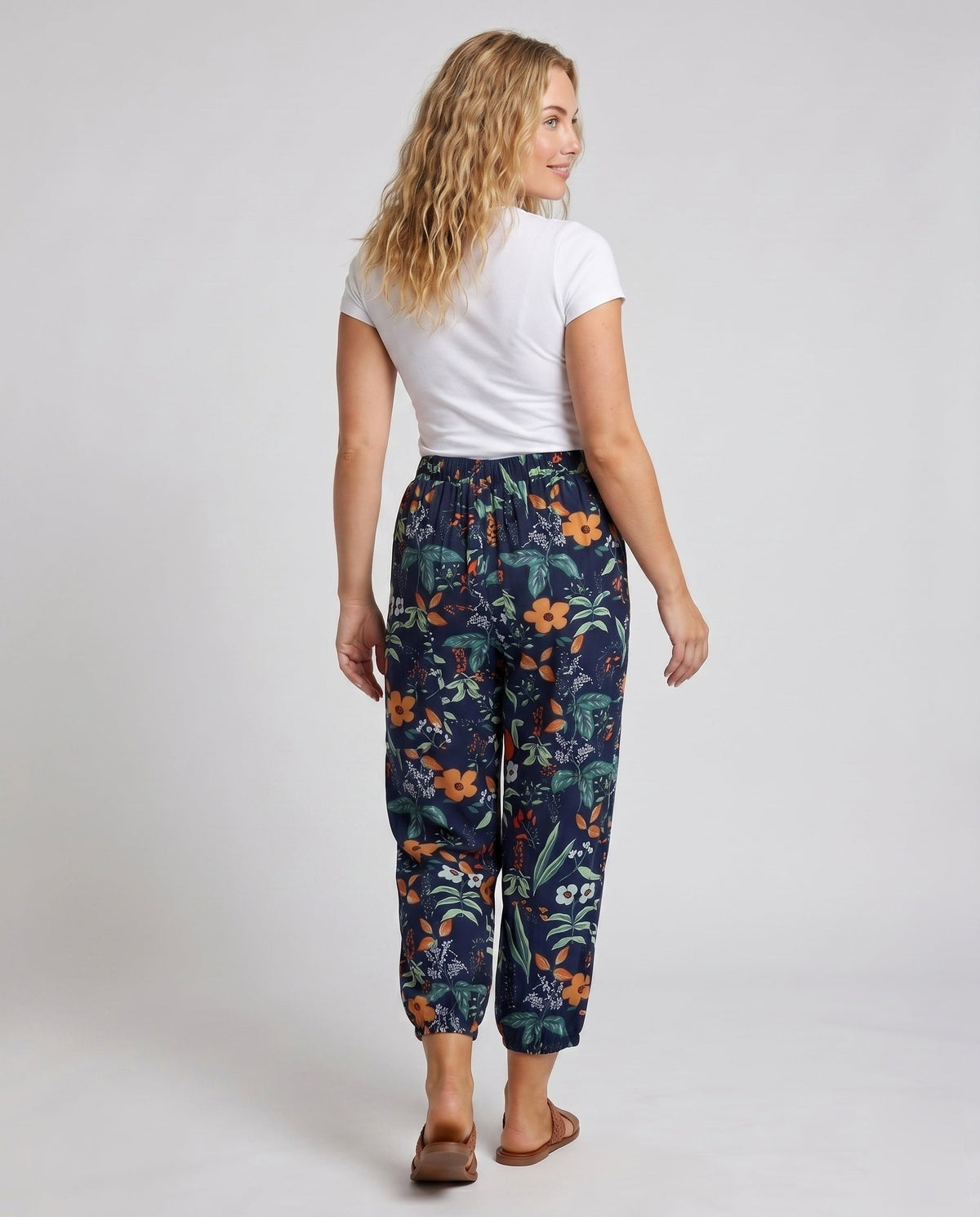 Product 15639215276362 - back_view