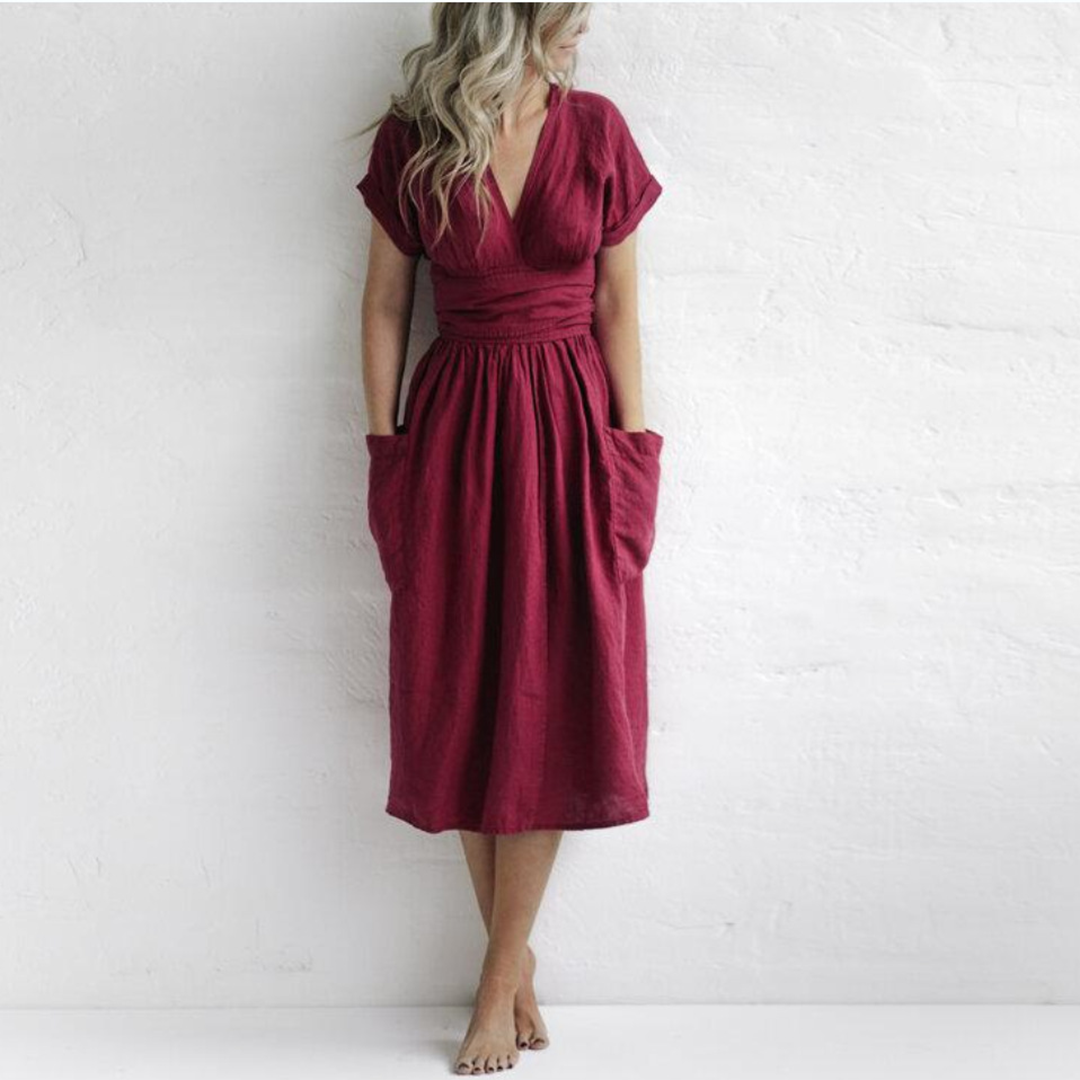 Robe élégante et tendance avec décolleté en V