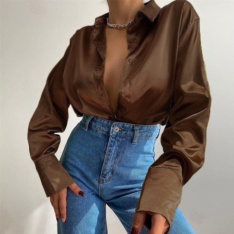 Blouse en satin à col polo de Cripes Sophia | chemisier en soie pour le bureau | design vintage avec nœud lâche | mode élégante