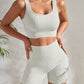 Sportoutfit - Joli set de sport avec short et tops pour femmes