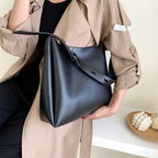 Hochwertige Handtasche für Frauen Große Kapazität Schultertasche Einfarbig Breiter Riemen Weiches PU-Leder