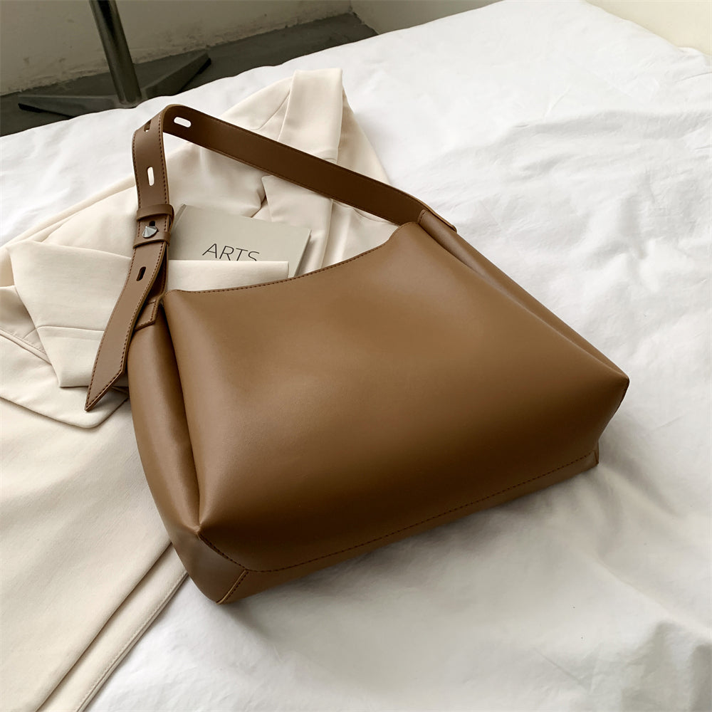 Hochwertige Handtasche für Frauen Große Kapazität Schultertasche Einfarbig Breiter Riemen Weiches PU-Leder