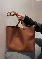 Geräumige Damen-Schultertasche aus weichem Leder