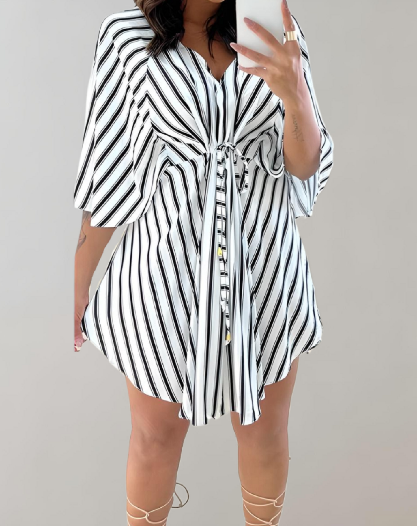 Mini-robe Cripes avec col V et ceinture pour femme | Sloan