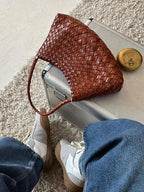Schultertasche mit geflochtenem Design