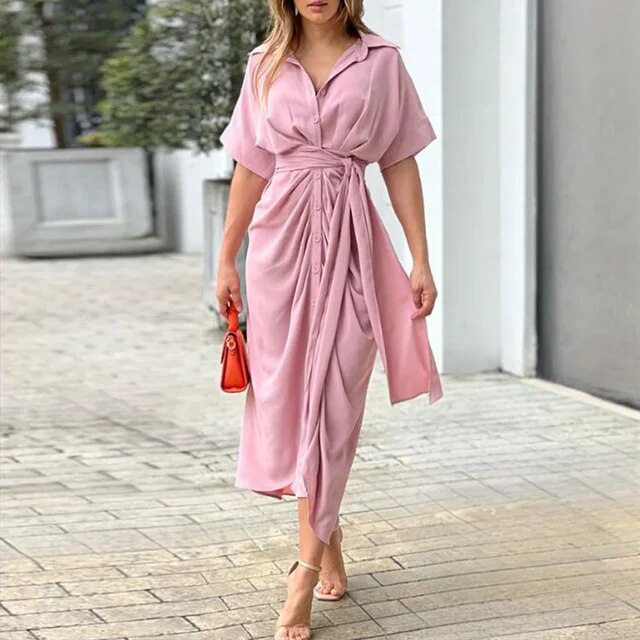 Robe Cripes avec col V et ceinture autour de la taille | Rosalie