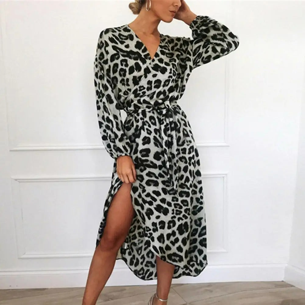 Robe décolleté en V avec motif animalier