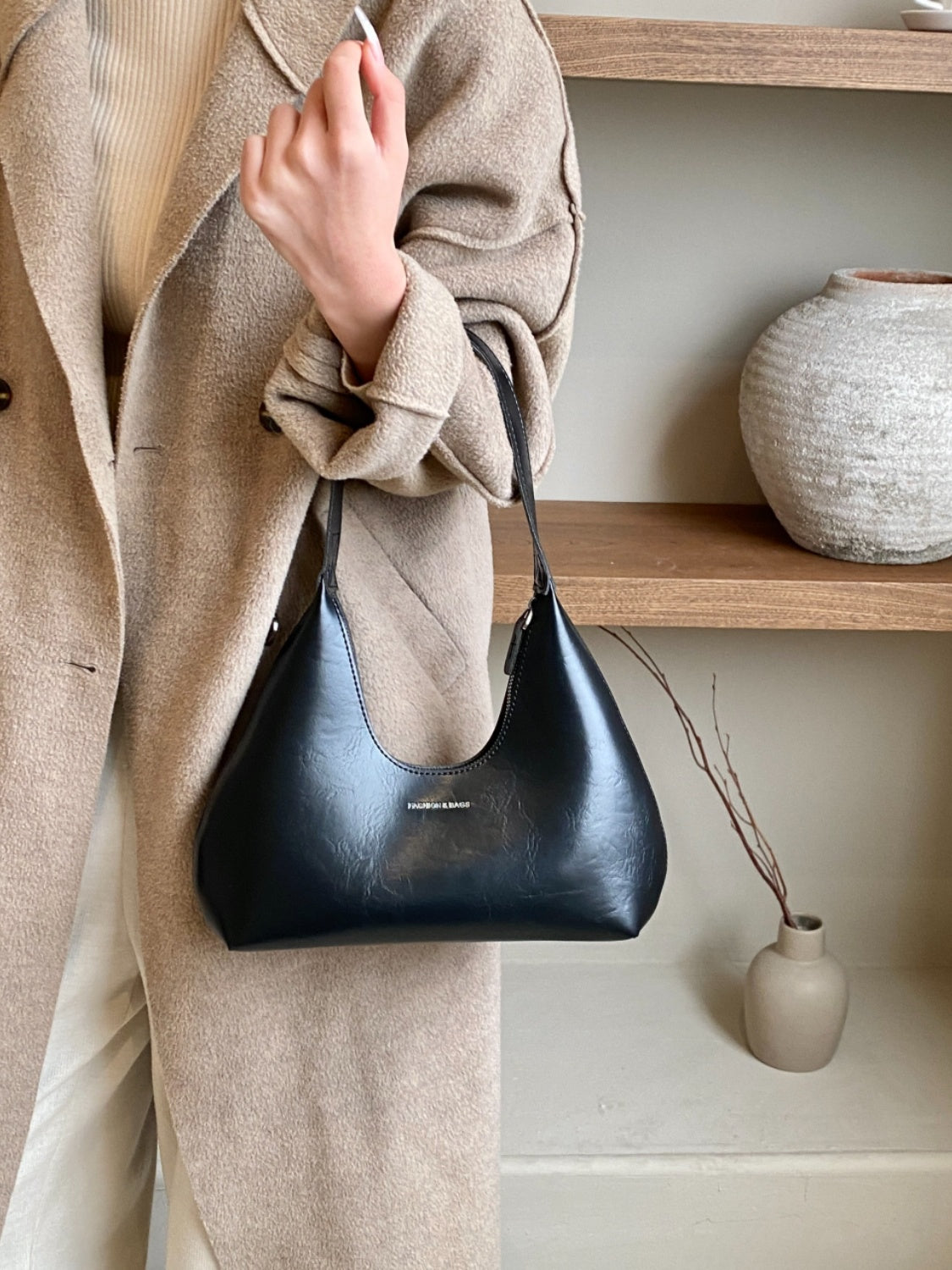 Form Schultertasche
