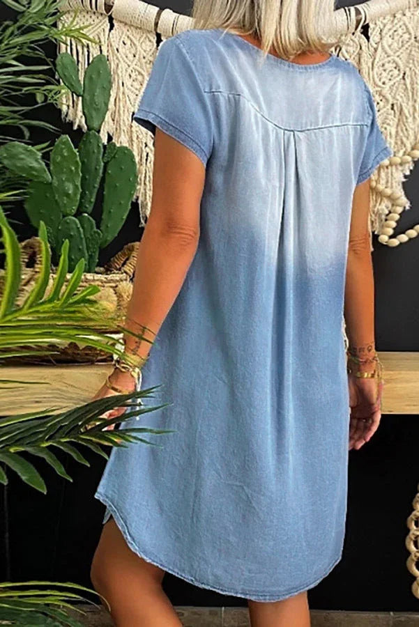 Mini robe en denim décontractée à manches courtes