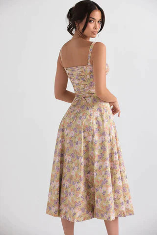 Carmen™ | Robe midi colorée façonnant la taille
